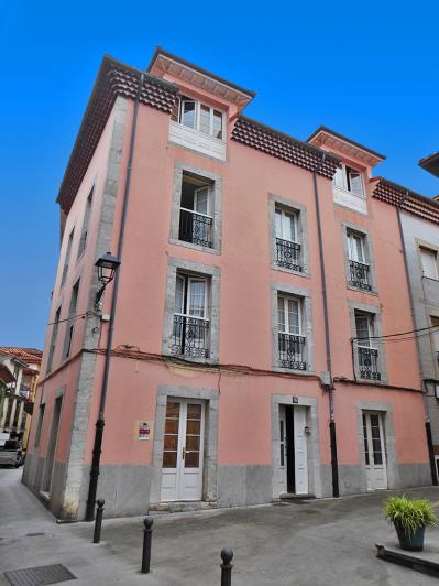 Image No.1-6 Bed Townhouse for sale