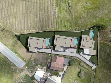 Aerial-view-of-the-3-villas_1