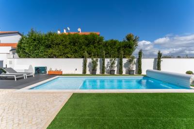 Swimming-pool-and-garden