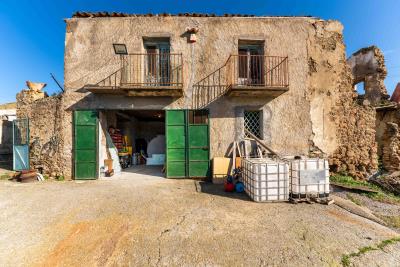 V574-caseggiato-totalmente-immerso--nella-natura-a-pochi-minuti-dal-centro-di-Cefalu----5-