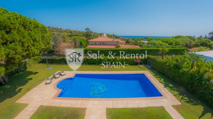 Image No.1-6 Bed Villa for sale