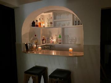 bar