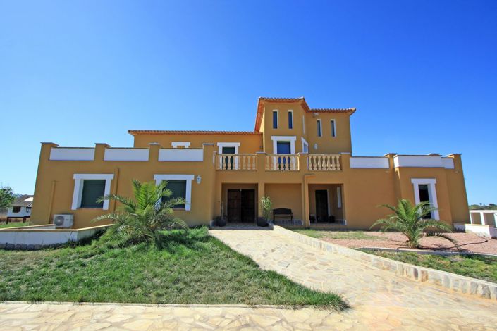 Image No.1-6 Bed Villa for sale