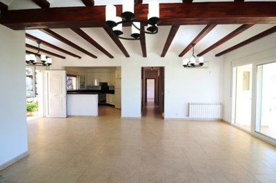 villa-for-sale-in-denia-living-room