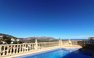 villa--for-sale-indenia-pool