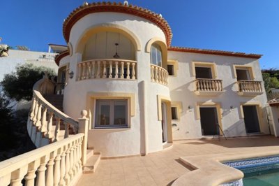 villa-for-sale-in-denia-property-with-pool