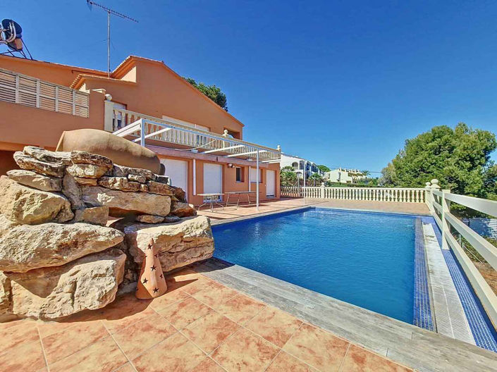 Image No.1-4 Bed Villa for sale