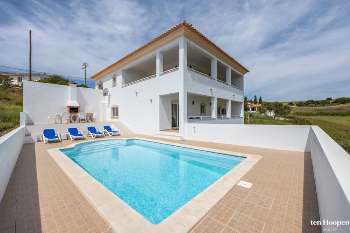 Image No.1-4 Bed Villa for sale