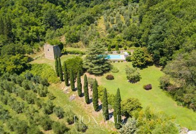 incantevole-casale-sulle-colline-fiorentine11