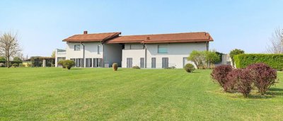 modern-villa-in-lombardy39