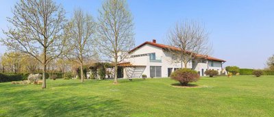 modern-villa-in-lombardy26