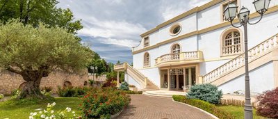 magnificent-villa-for-sale-near-rome18