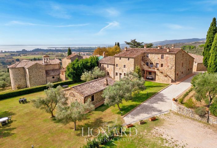 Image No.1-Propriété de 20 chambres à vendre à Tuoro sul Trasimeno