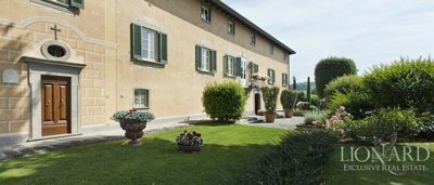 1834972villa-lucca-vendita