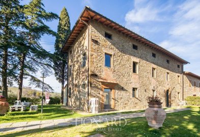 splendido-casale-in-san-gimignano48