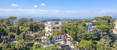 prestigious-villa-for-sale-near-rome23