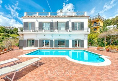 1 - Pozzuoli, Property