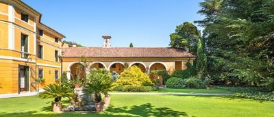 luxury-villa-in-veneto-for-sale-93