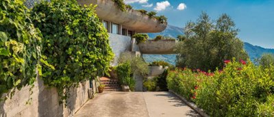 panoramic-villa-in-tuscany-for-sale72