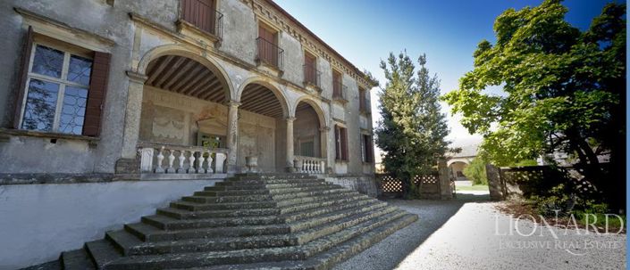 Image No.1-Propriété de 32 chambres à vendre à Padoue