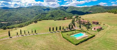 charming-farmhouse-in-tuscany-for-sale-4