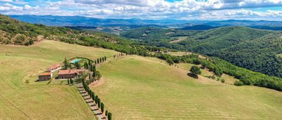 charming-farmhouse-in-tuscany-for-sale-8