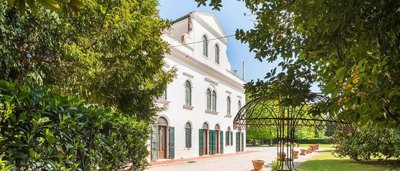 magnificent-villa-for-sale-in-veneto47