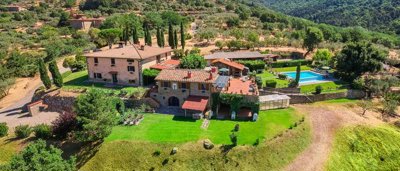 charming-farmhouse-in-tuscany-for-sale4