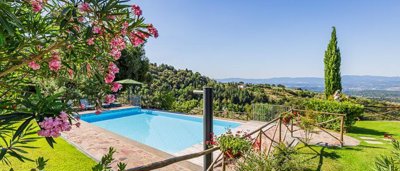 charming-farmhouse-in-tuscany-for-sale21