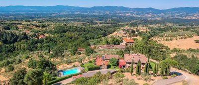 charming-farmhouse-in-tuscany-for-sale2