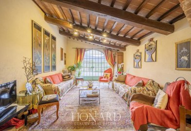 1 - Arezzo, Property