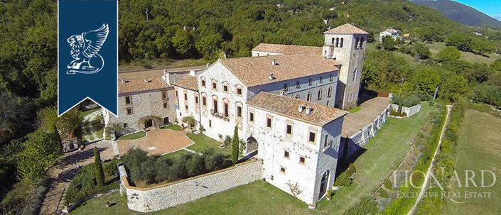 Image No.1-Propriété de 32 chambres à vendre à Rieti