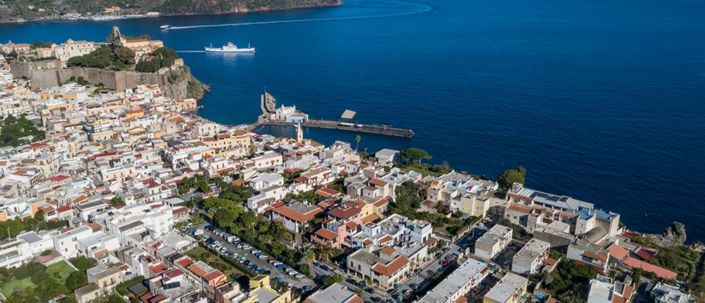 Image No.1-Propriété de 40 chambres à vendre à Lipari