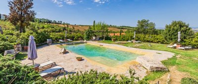 amazing-farmhouse-in-tuscany-for-sale-37