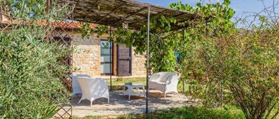 amazing-farmhouse-in-tuscany-for-sale-22