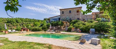 amazing-farmhouse-in-tuscany-for-sale-42