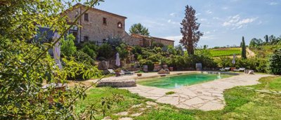 amazing-farmhouse-in-tuscany-for-sale-46