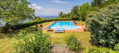 charming-property-in-tuscany-for-sale-40