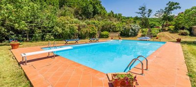 charming-property-in-tuscany-for-sale-52