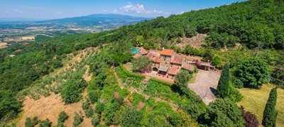 charming-property-in-tuscany-for-sale-3