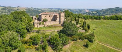 magnificent-castle-for-sale-in-emilia-romania