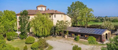 exclusive-property-with-a-horse-farm-for-sale