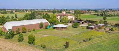 exclusive-property-with-a-horse-farm-for-sale