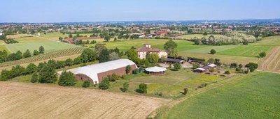 exclusive-property-with-a-horse-farm-for-sale