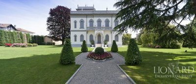 1581038villa-lago-maggiore