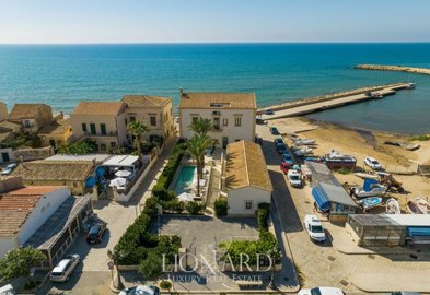 exclusive-hotel-for-sale-in-sicily67xxl