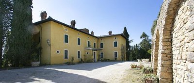 03-villa-lusso-umbria