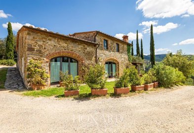 meravigliosa-villa-toscana-in-vendita-nel-chi