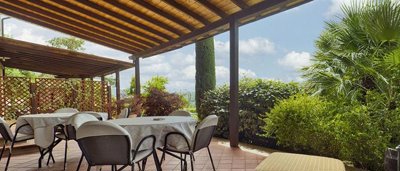 wonderful-farmhouse-in-tuscany-for-sale57