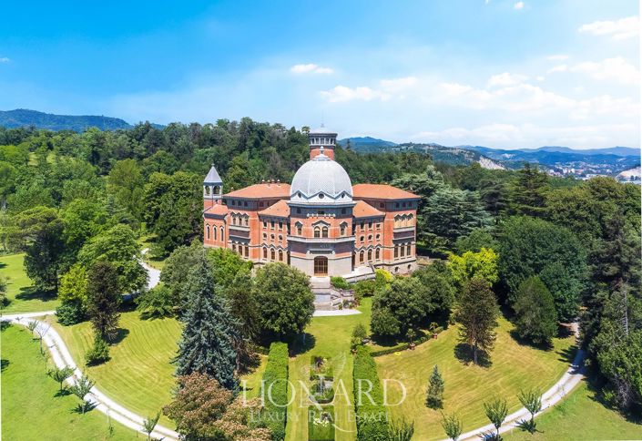 Image No.1-Propriété de 10 chambres à vendre à Savona